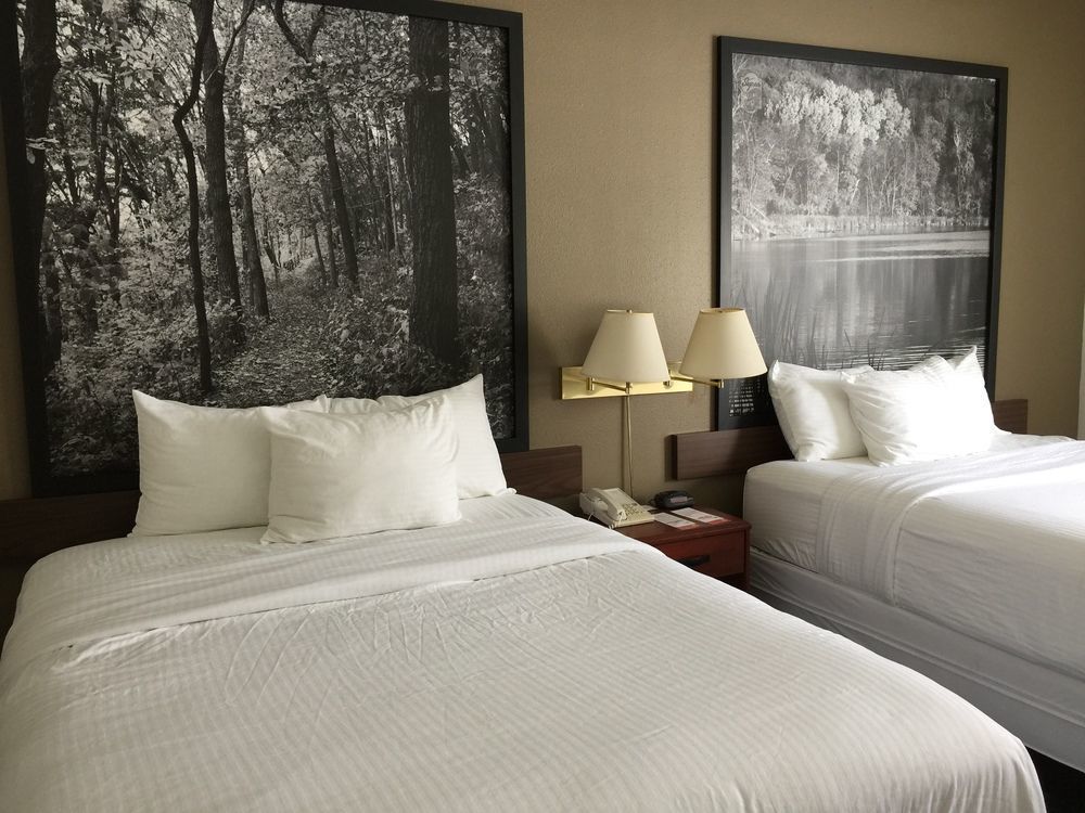 Hotel Super 8 By Wyndham Emmetsburg Extérieur photo